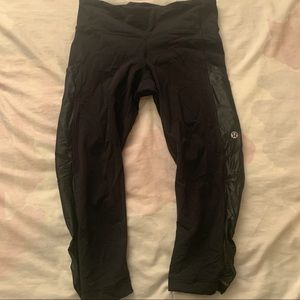 Lululemon black cropped leggings